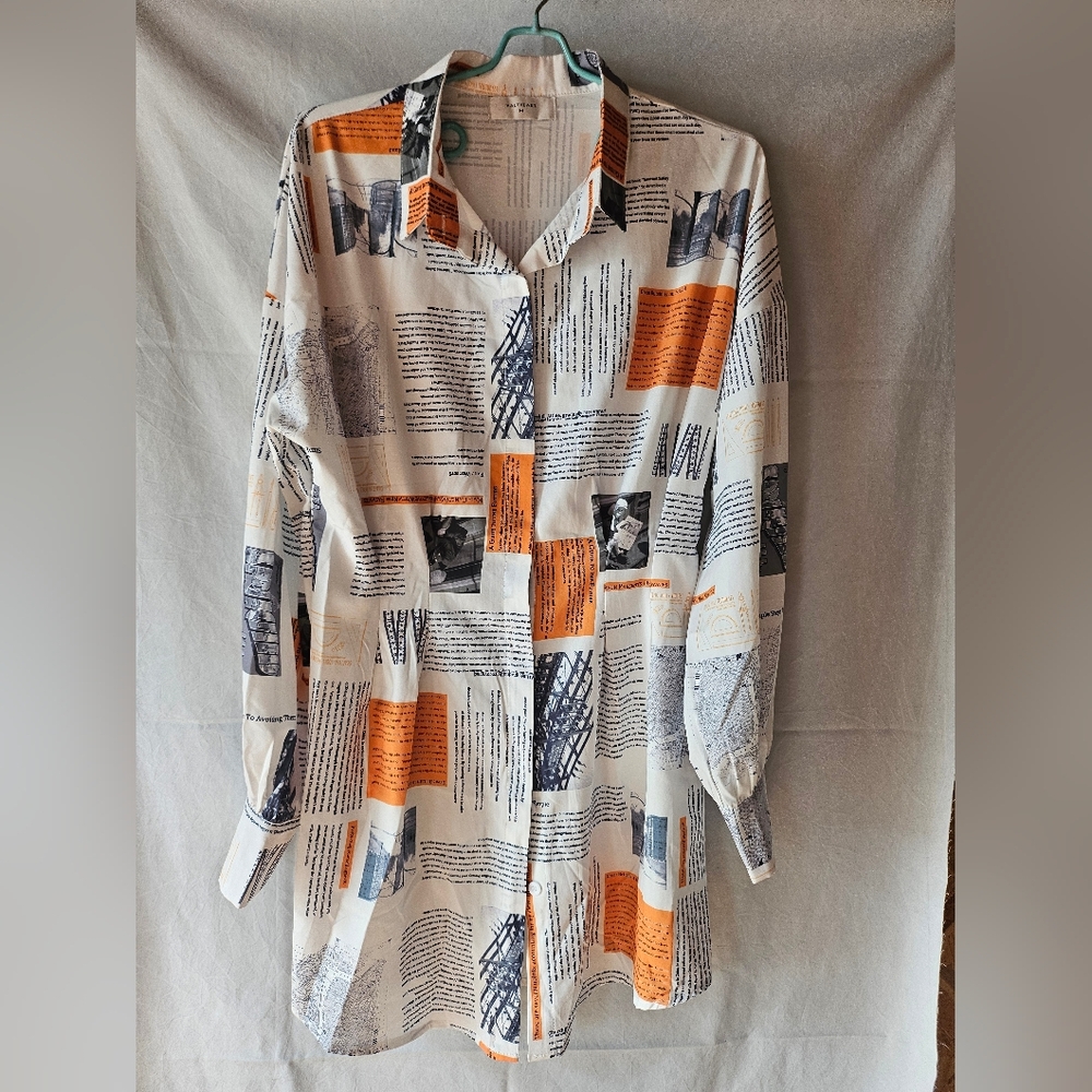 Halfheart size med White and orange newspaper print button-up shirt dress
